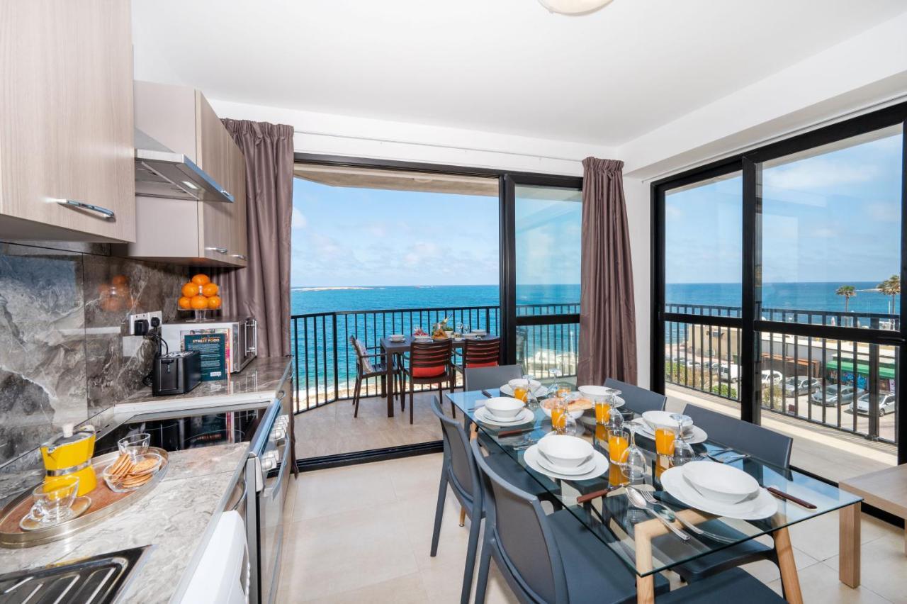 Islet Promenade Seafront Apartment With Large Corner Terrace By Getawaysmalta Сент-Полс-Бей Экстерьер фото