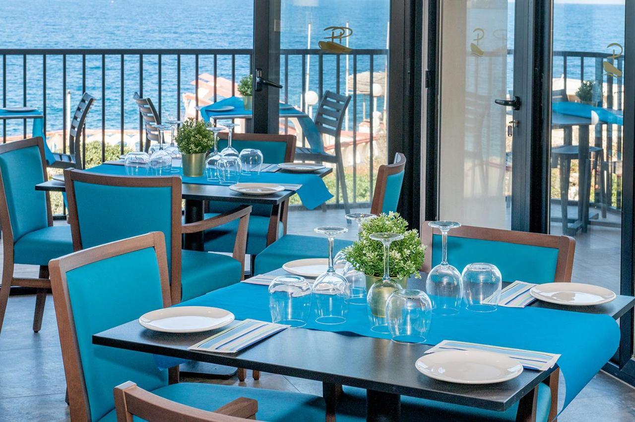 Islet Promenade Seafront Apartment With Large Corner Terrace By Getawaysmalta Сент-Полс-Бей Экстерьер фото